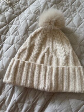 lululemon athletica Cream Cable Knit Pom Beanie